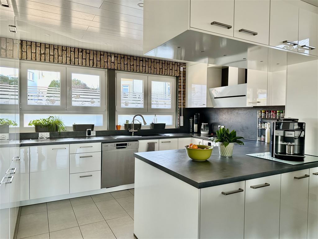 RARITÄT - Leben an der Waldburg mit Ausblick - Doppelhaushälfte mit Platz + Nutzungsmöglichkeiten!